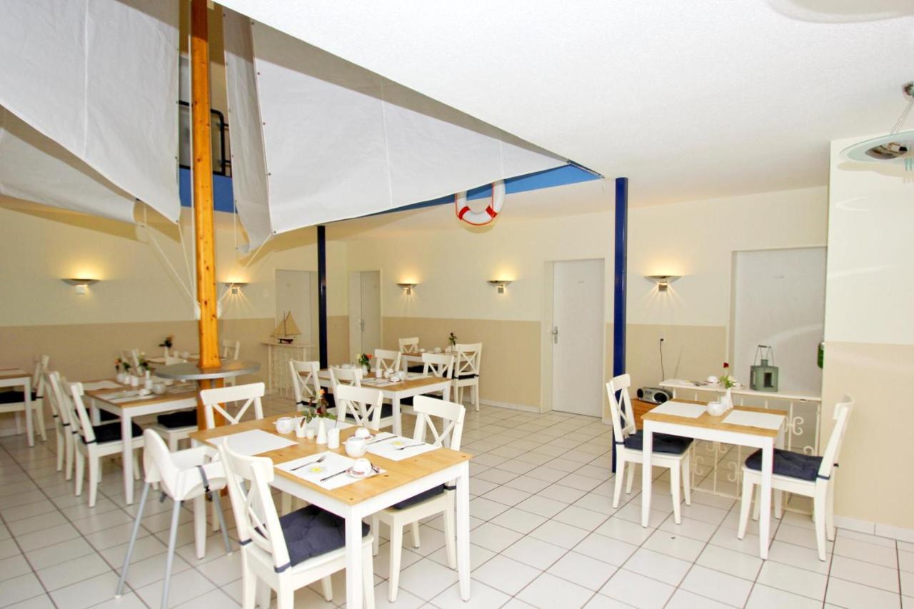 F-1010 Strandhaus Moenchgut B&B Doppelzimmer Nr 35 Lobbe Esterno foto